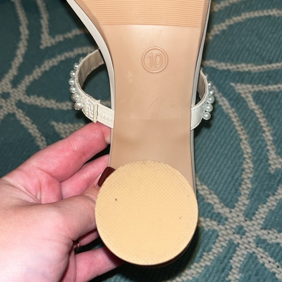 A New Day Pearl Low Chunk Heels - Picture 3 of 3